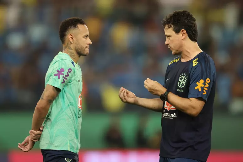 Neymar e Fernando Diniz no treino da Seleção Brasileira / CBF